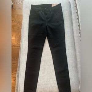 American Eagle high rise Jegging size 2 short. NWT